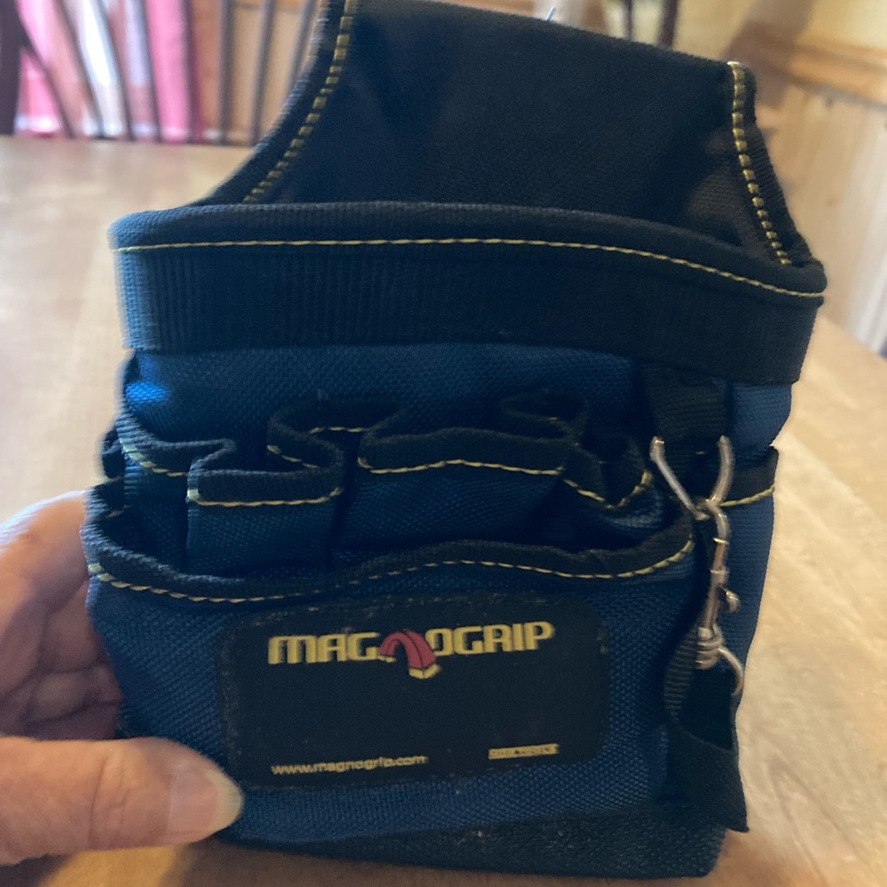 MagnoGrip 9 pocket magnetic tool pouch